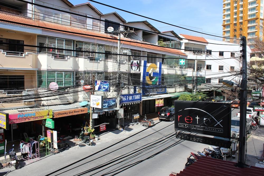Retox Hotel Pattaya Extérieur photo